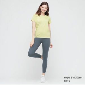 2/$30 Uniqlo UV Soft Leggings in Navy